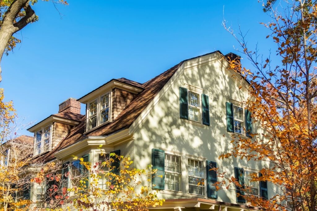 classic gambrel roofing system